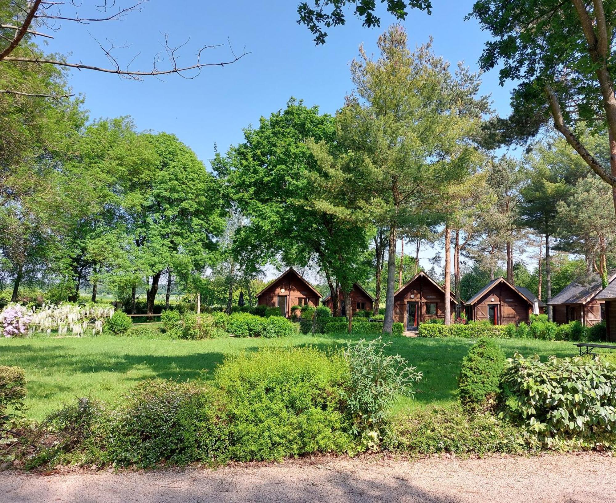 Le Domaine Du Cerf Blanc Hotell Carentoir Exteriör bild